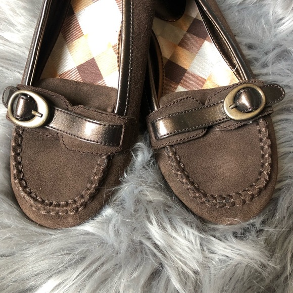 Jessica Simpson Kids Suede Loafer w Buckle in Brown & Bronze. Size 5 - Picture 3 of 6